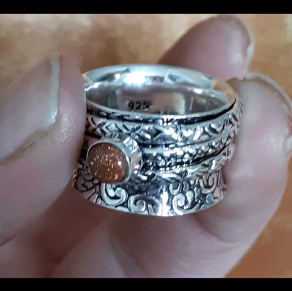 New Sun Stone Silver Spinner Ring. Size 6.50 - Picture 8 of 8